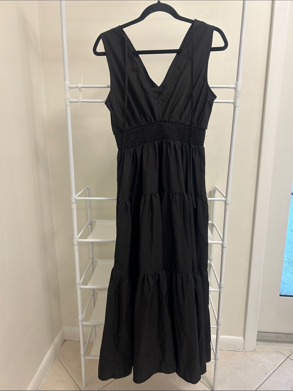 SHEIN Black Sleeveless Tiered V-Neck Maxi Dress